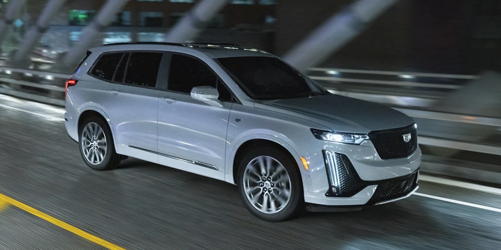2021 Cadillac XT6 driving at night