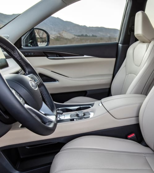 2025 INFINITI QX60 front seats